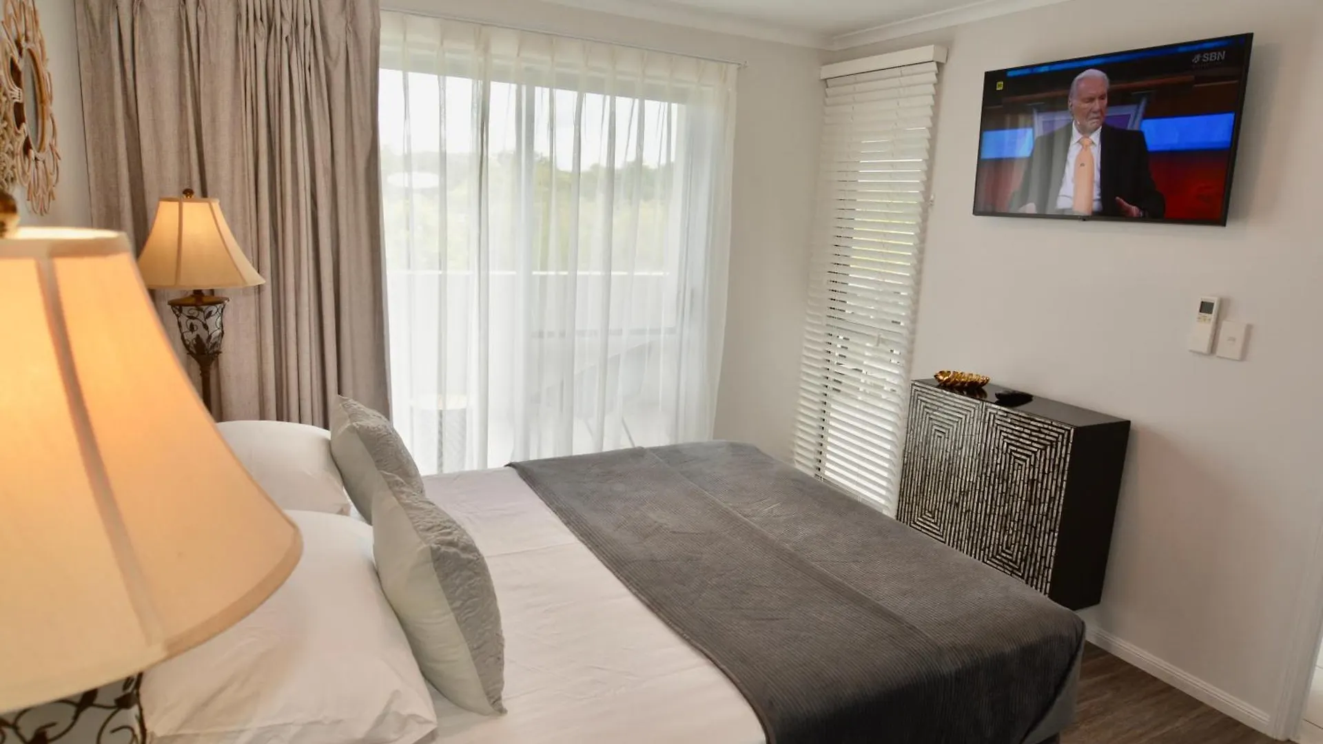 City Stadium 2 Townsville Apartment