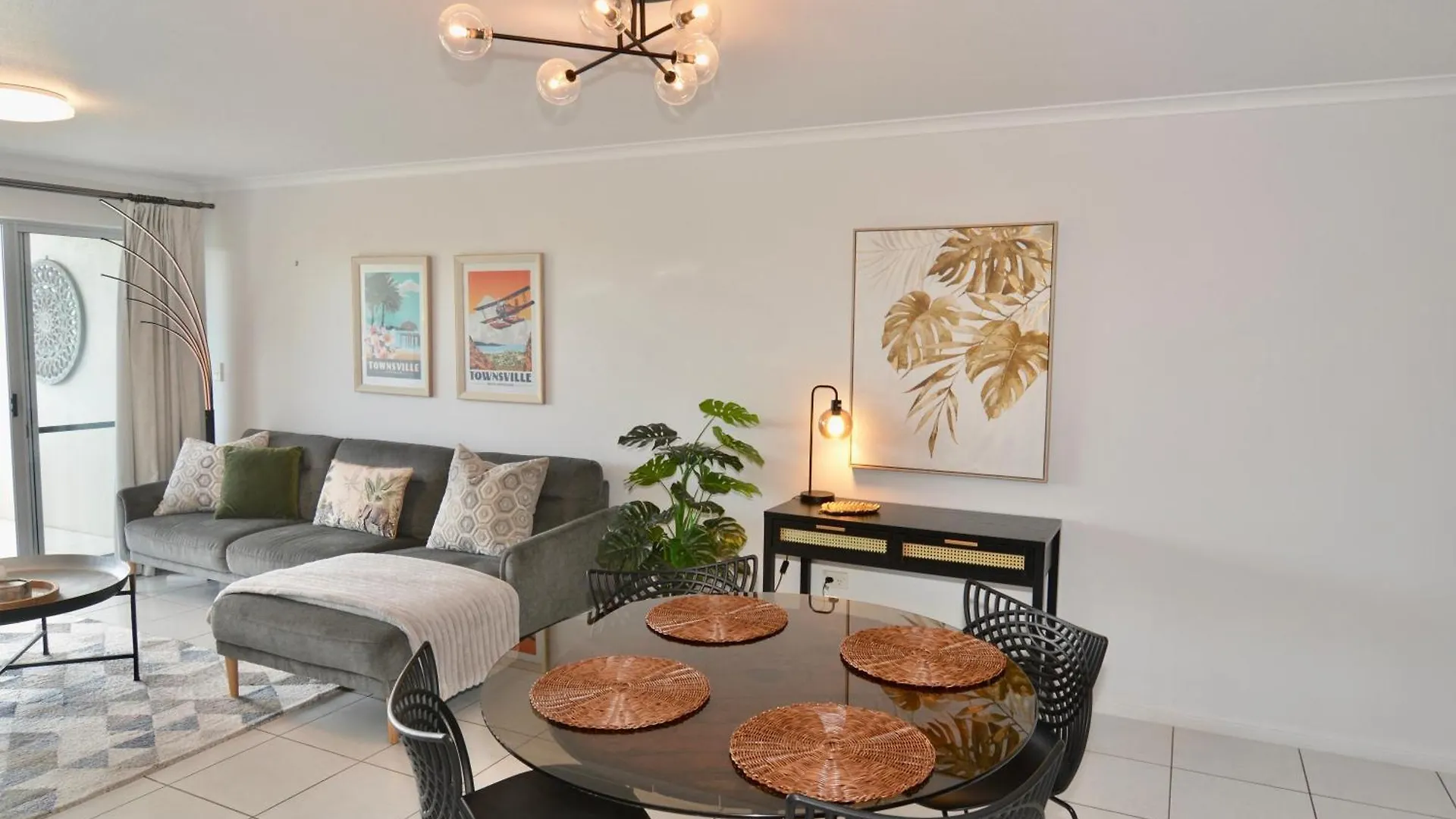 City Stadium 2 Townsville Apartment